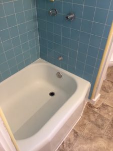 Island Transformations is a team of refinishing professionals with over two decades of glazing and painting experience.
