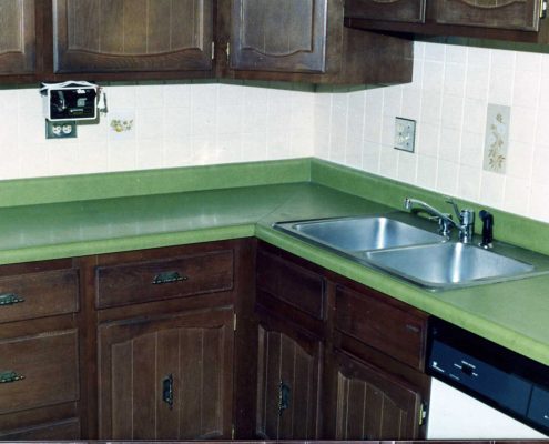 Island Transformations is a team of refinishing professionals with over two decades of glazing and painting experience.